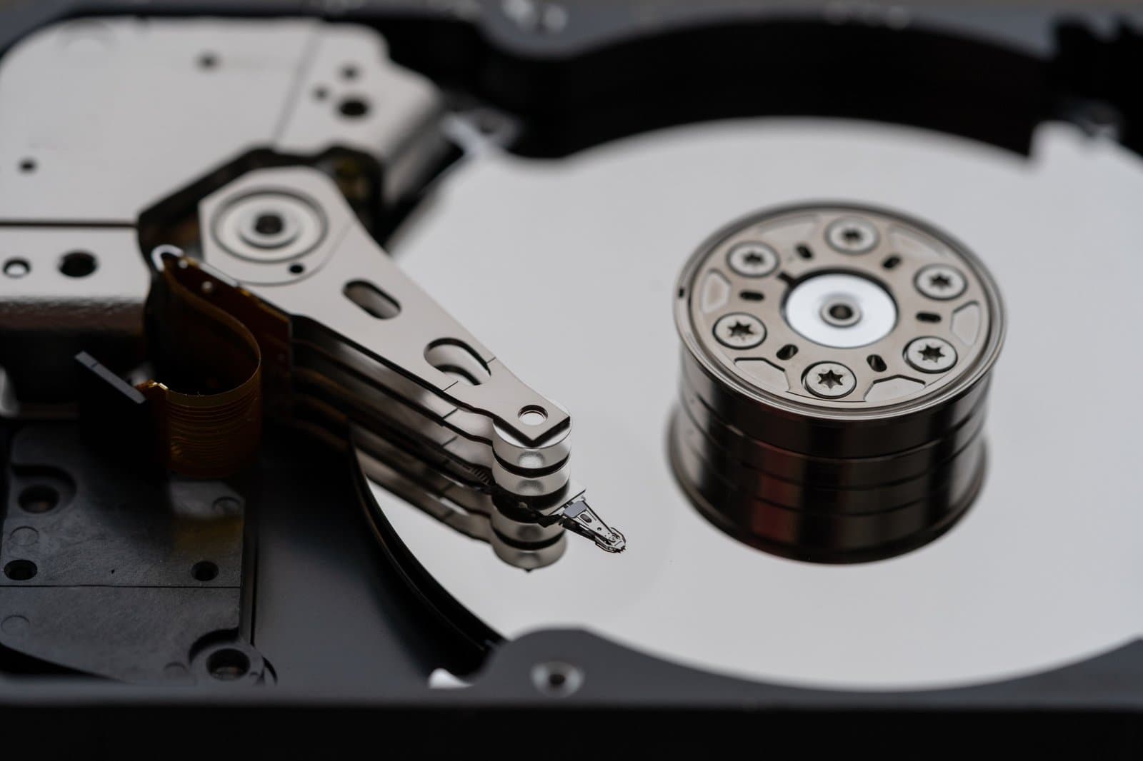 open-hard-disk-closeup